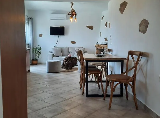 Janakos View With Private Pool דירה